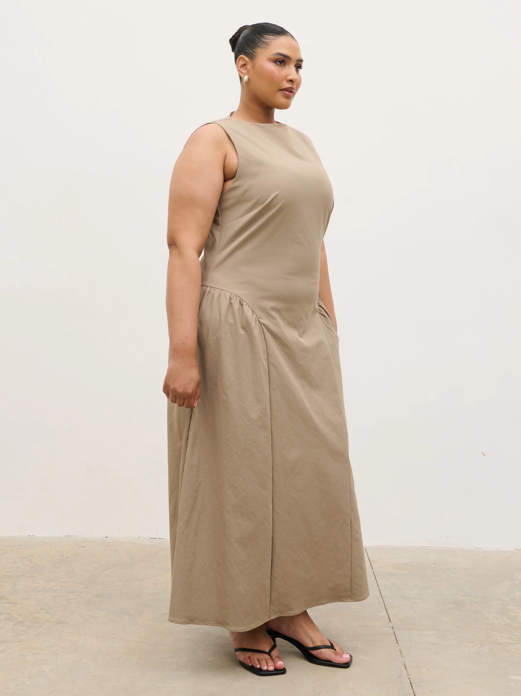 Sylvie Slash Neck Midaxi Dress Curve - Taupe - Image 4