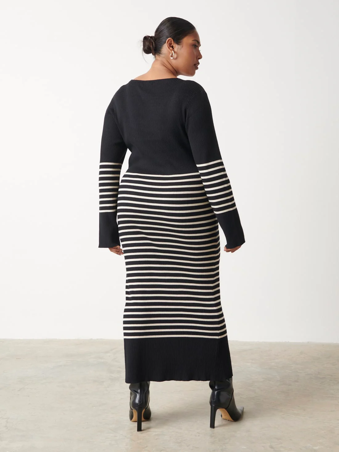 Vanessa Stripped Knit Dress Curve - Black and White Stripe - Image 3