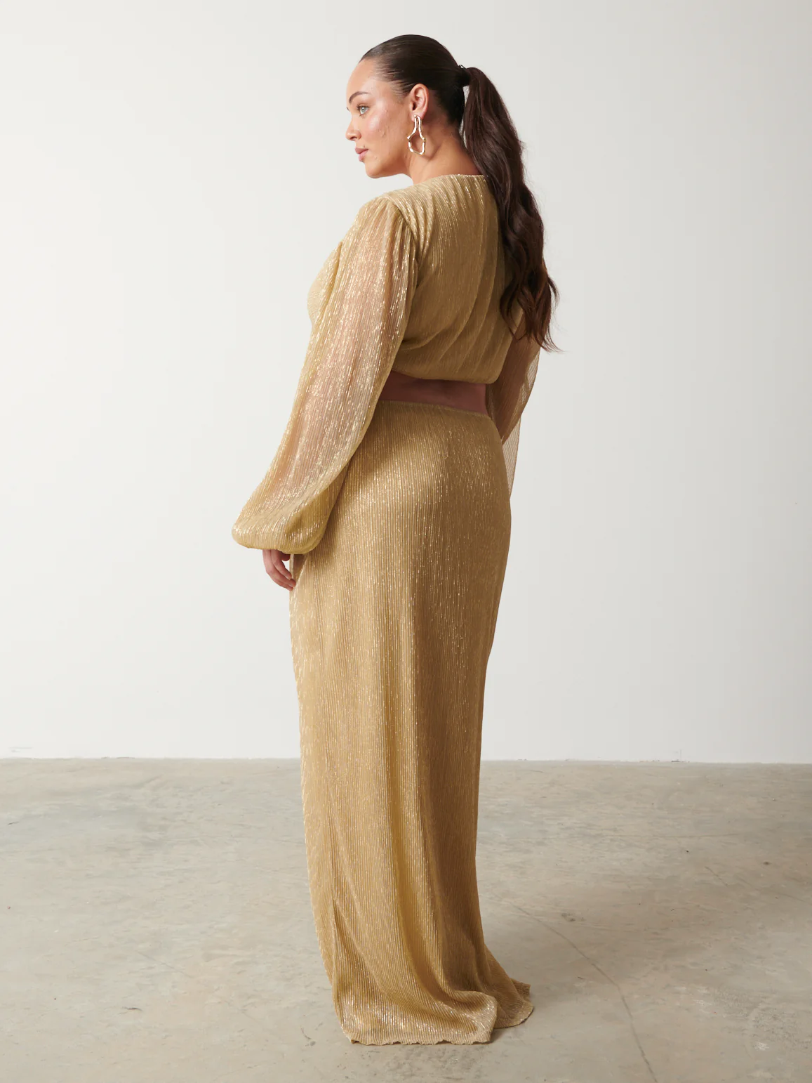 Zaya Plisse Metallic Maxi Dress Curve - Metallic Gold - Image 4