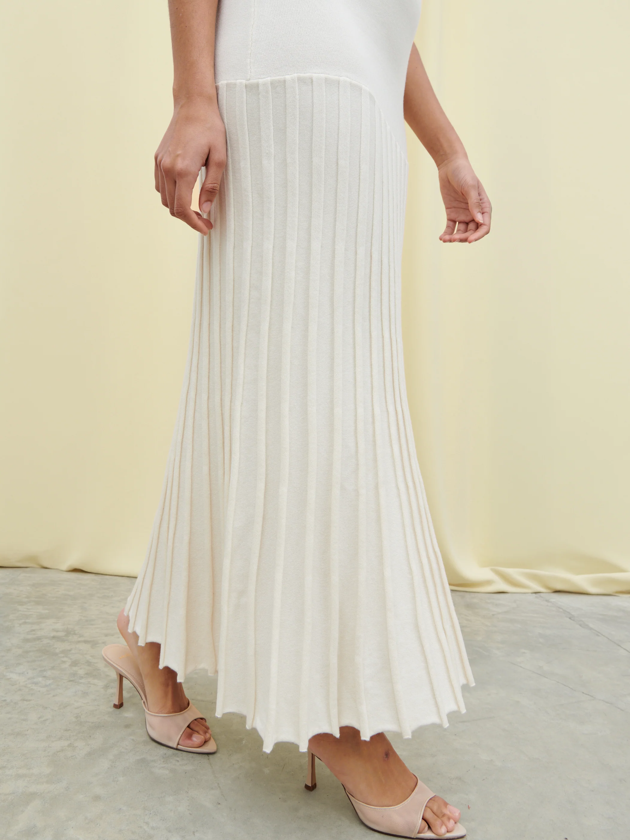 Zena Grown Neck Drop Hem Maxi Dress - Cream - Image 4